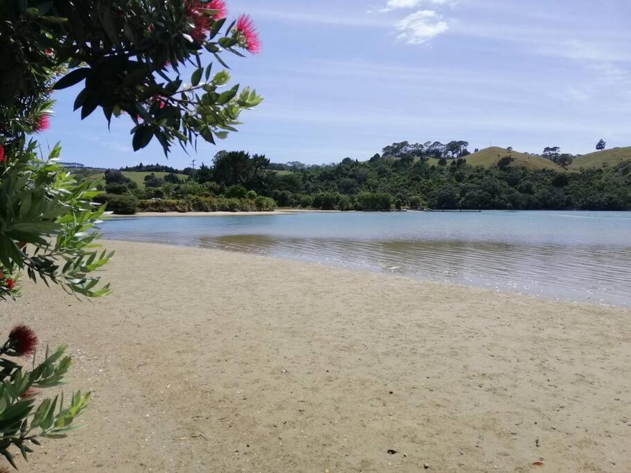 Purangi Beachhouse - 2 Bedroom Cooks Beach 外观 照片