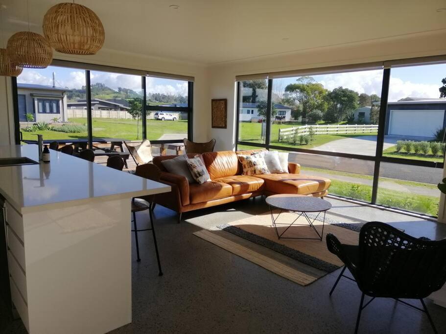 Purangi Beachhouse - 2 Bedroom Cooks Beach 外观 照片
